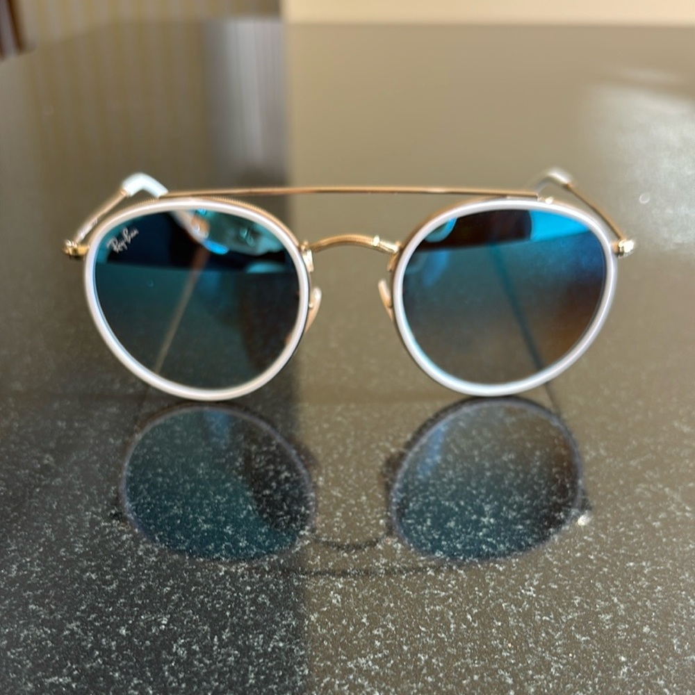 Ray-Ban round double bridge sunglasses.